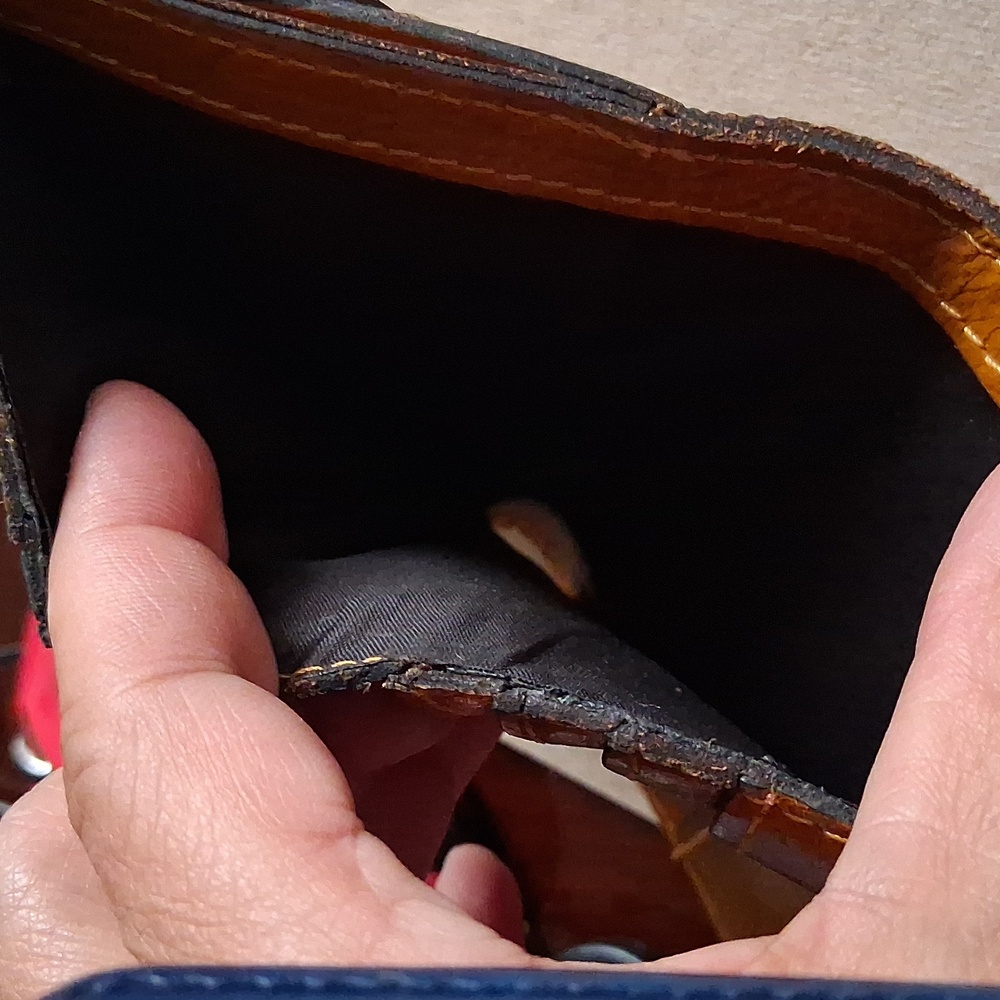 Patricia Nash Distressed. Wallet And Coin. - Picture 7 of 8